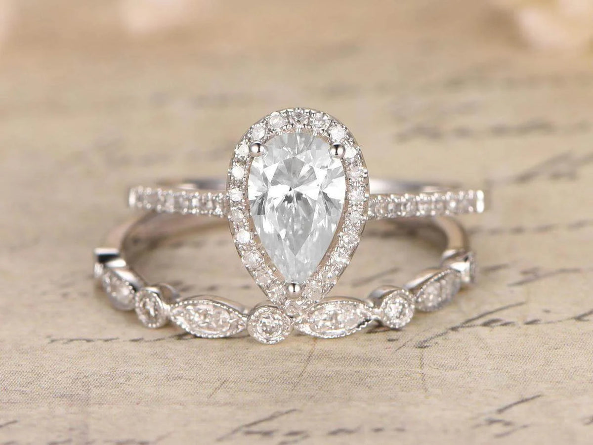 2.25 Carat Pear Cut Moissanite Wedding Ring Set with 18k Gold Plating G6078
