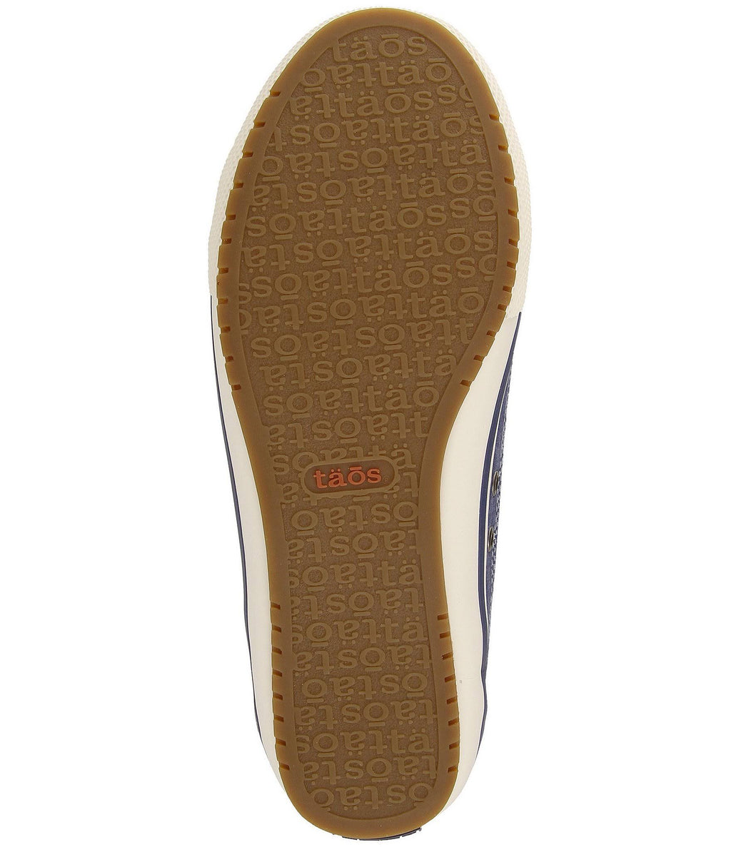Light Grey Distressed Moc Shoes Size 8 W A3788