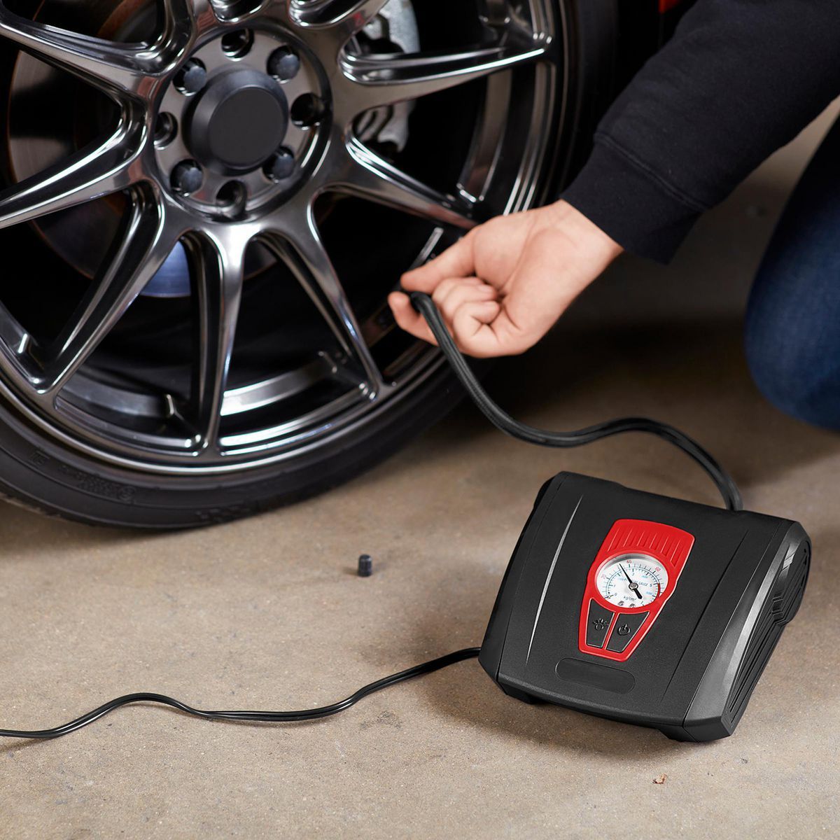 12V Portable Tire Inflator with LED Light B30501