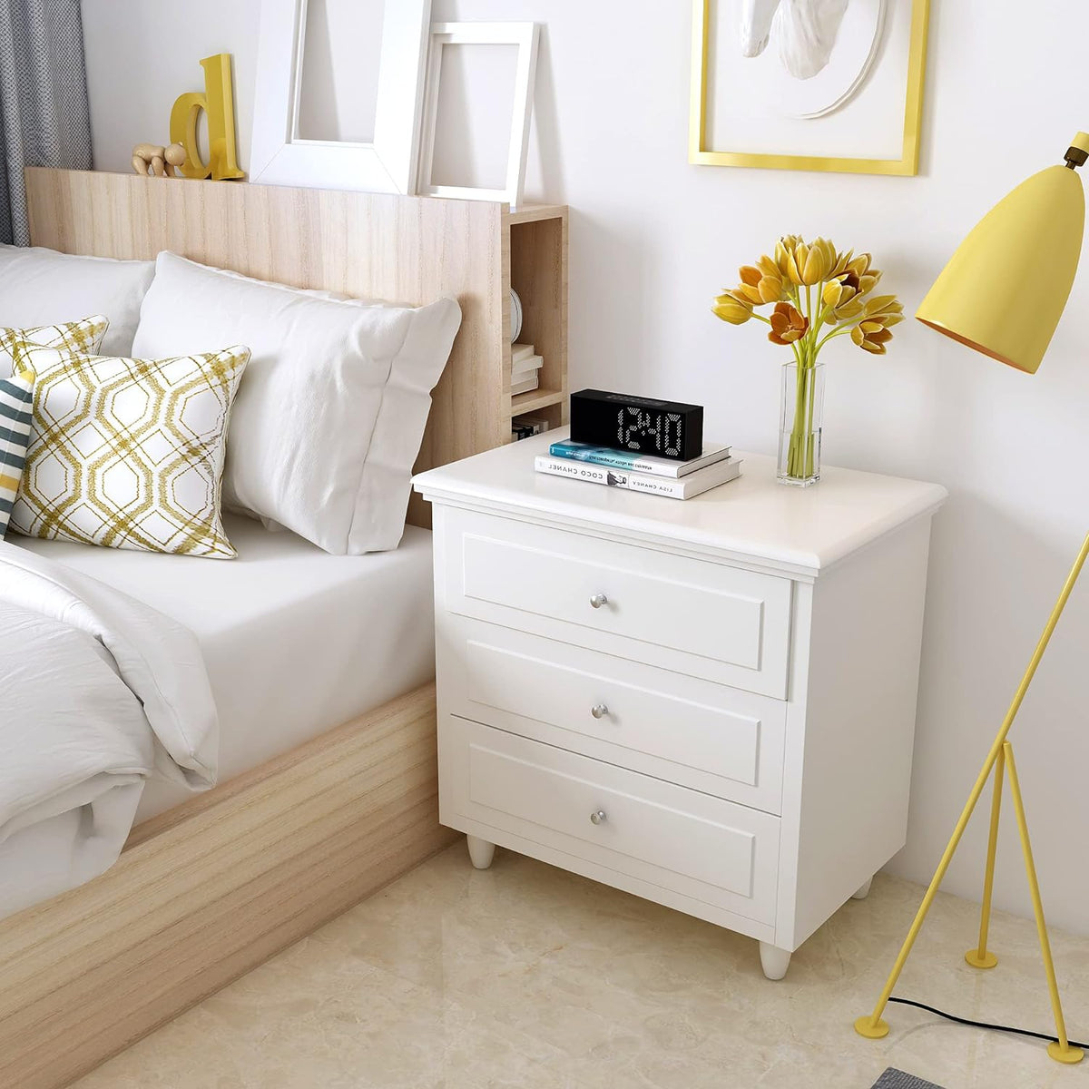 White 3 Drawer Nightstand U8252