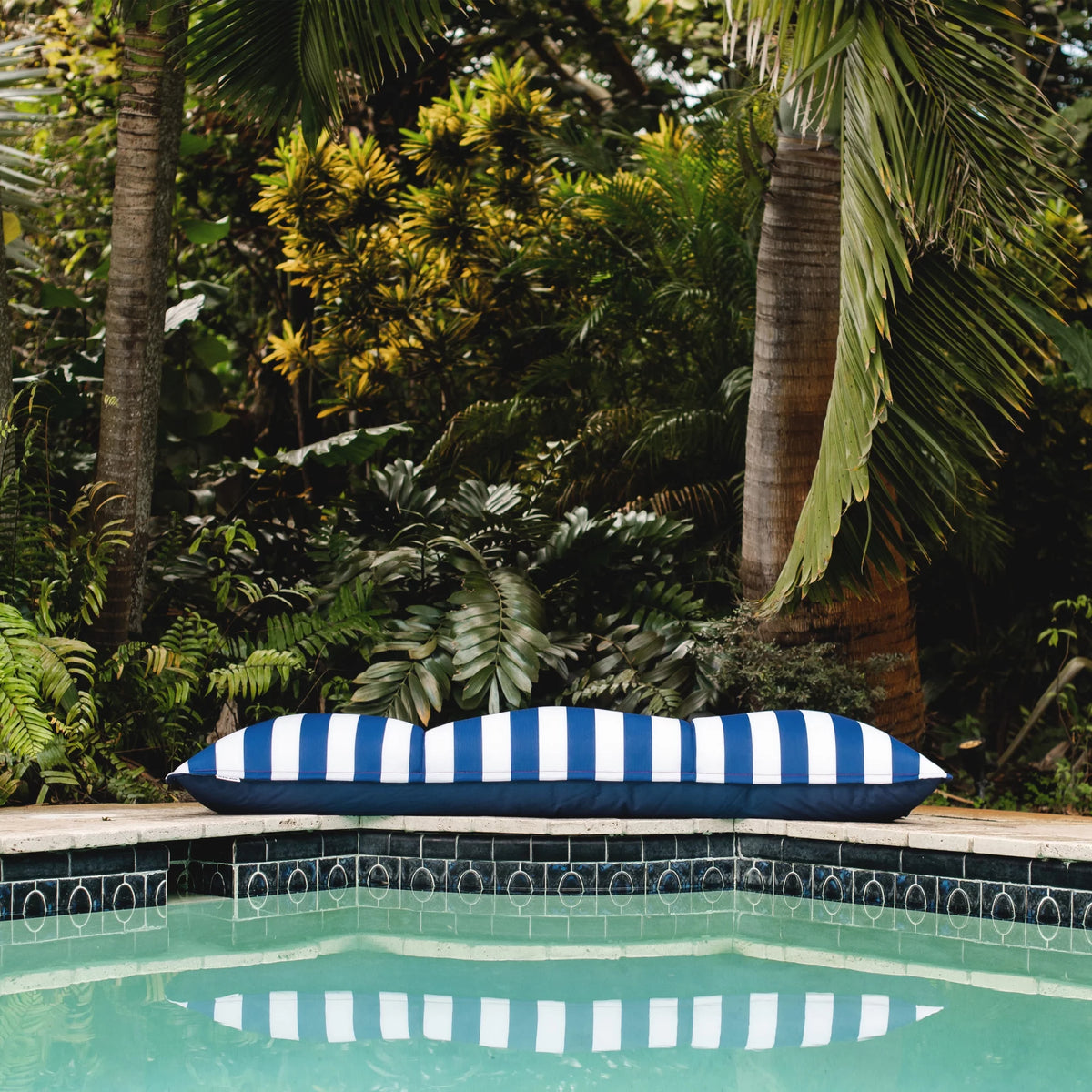 Giant Double Sided Mesh Pool Float R666