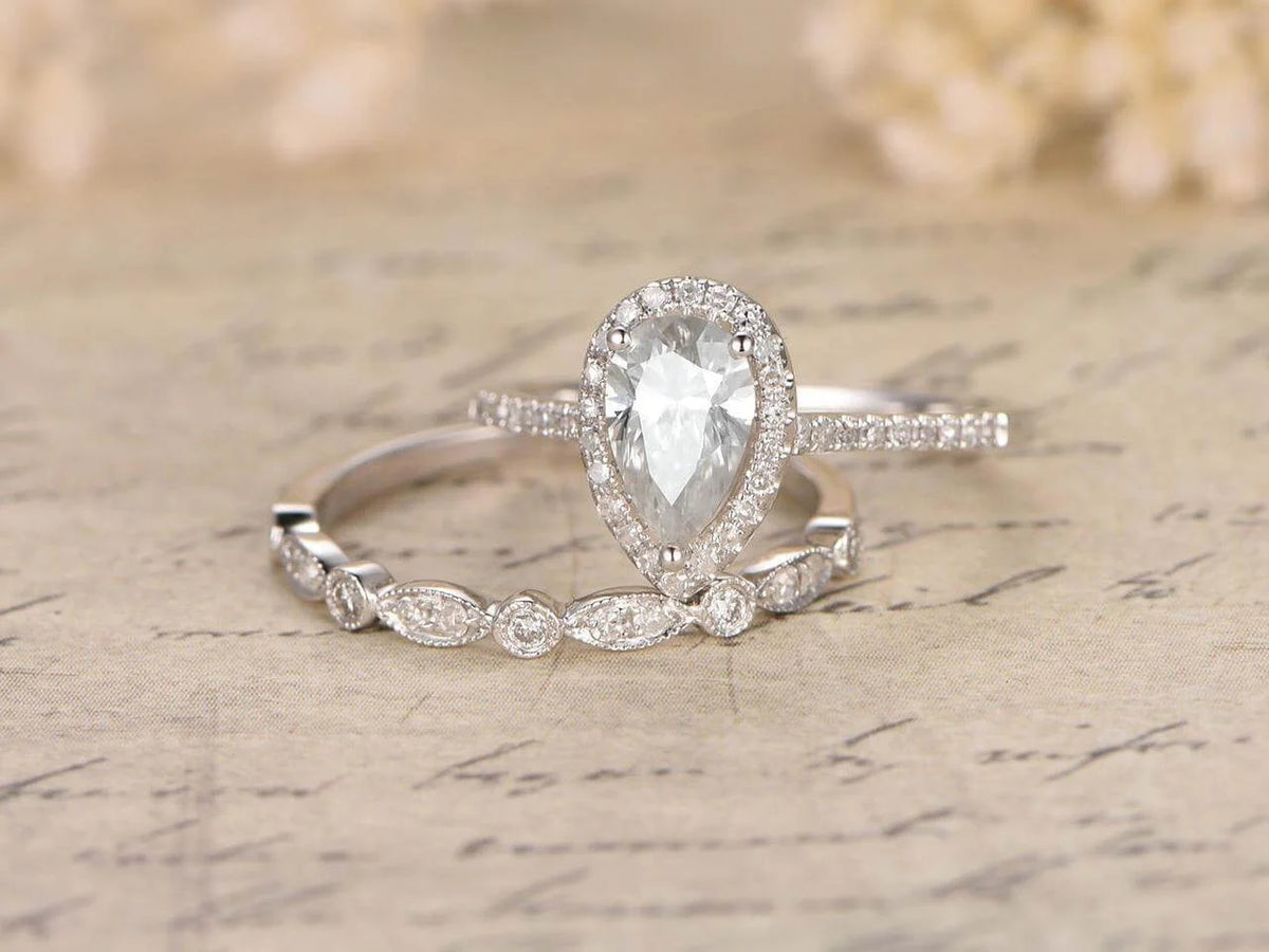 2.25 Carat Pear Cut Moissanite Wedding Ring Set with 18k Gold Plating G6078