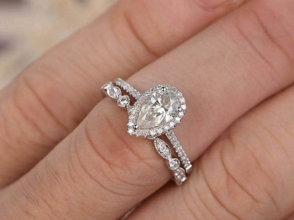 2.25 Carat Pear Cut Moissanite Wedding Ring Set with 18k Gold Plating G6078