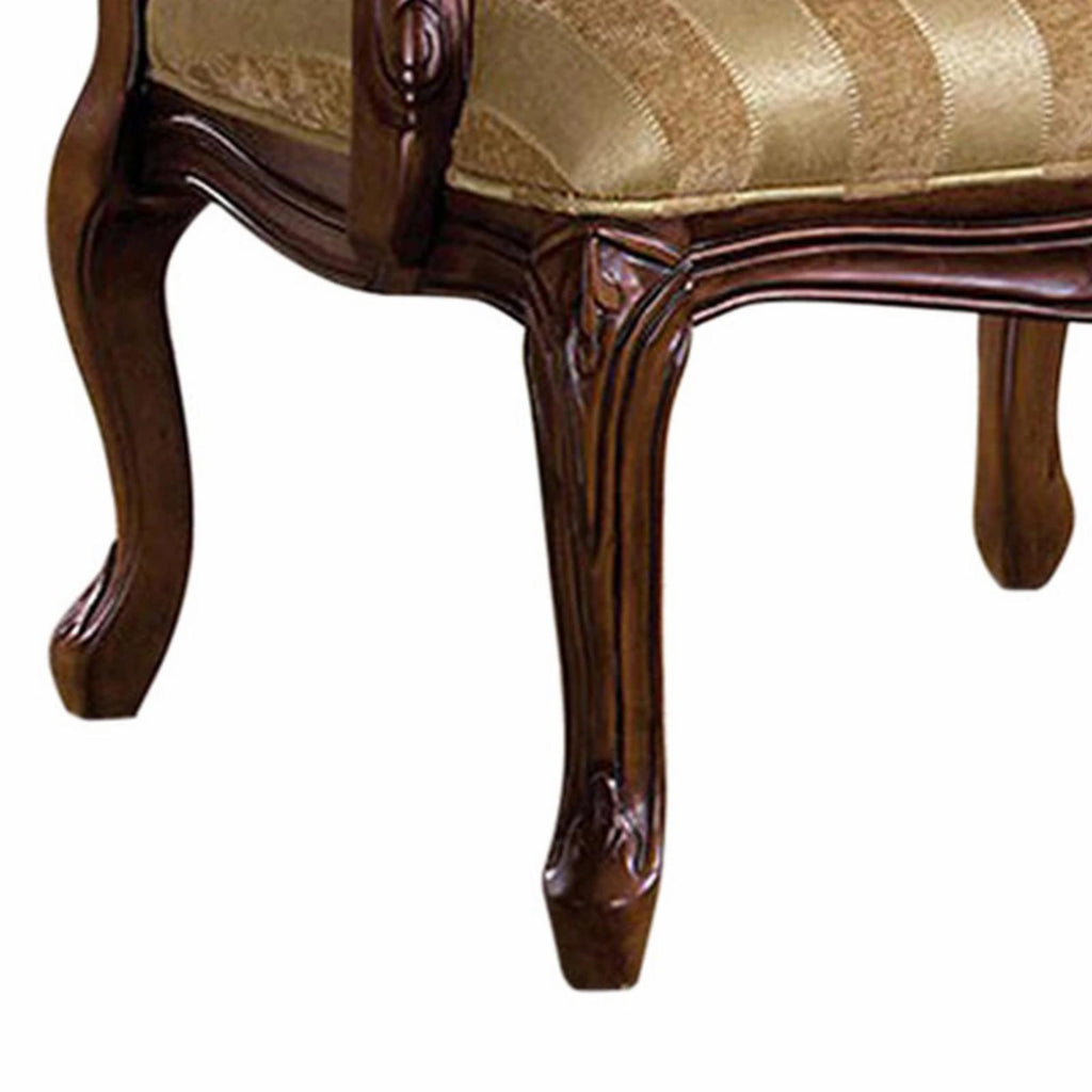 Traditional Fabric Upholstered Arm Chair with Carving Q51604